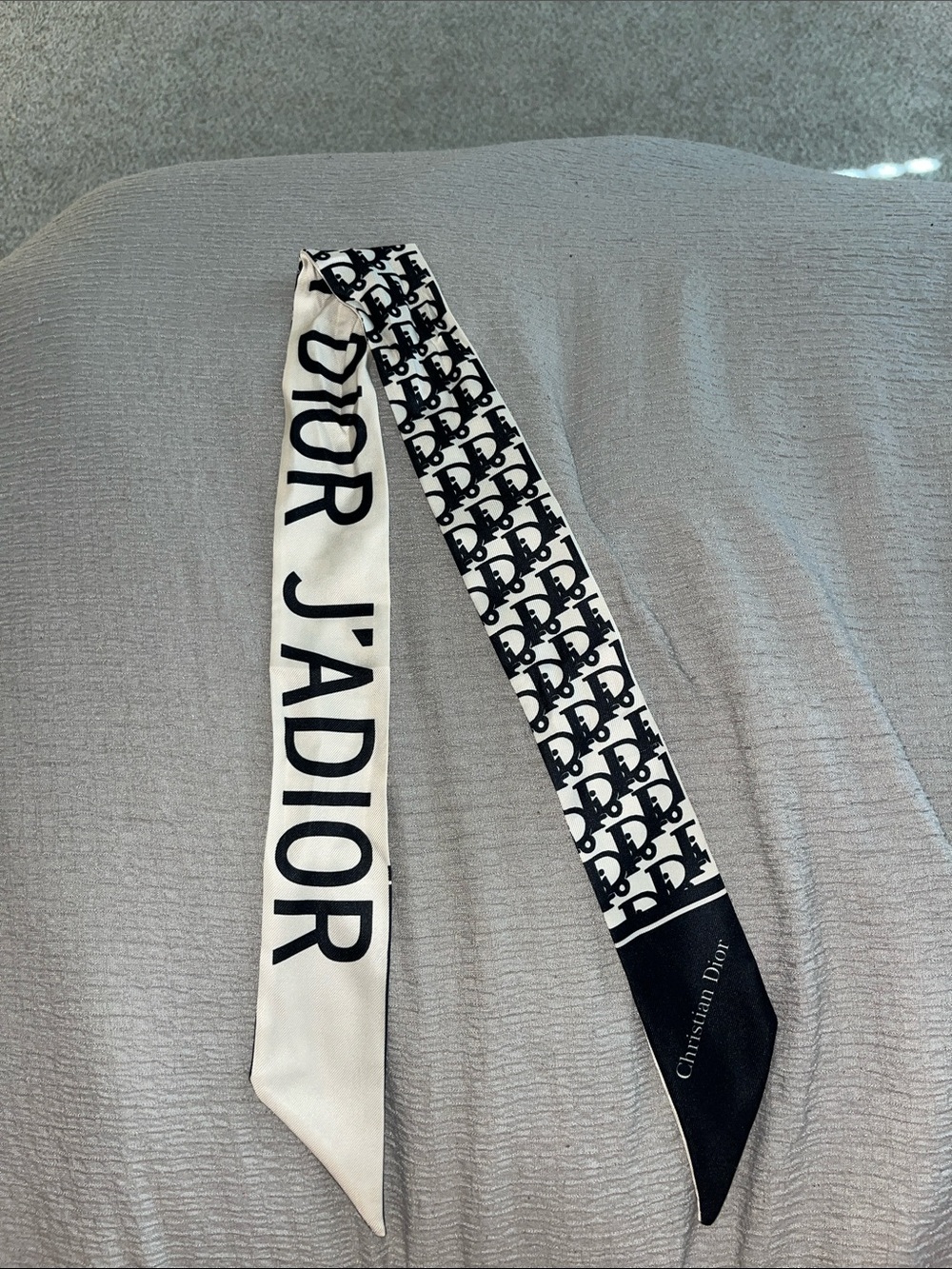 Fashionable bag scarf